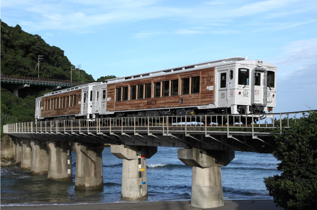 Limited Express
Umisachi-Yamasachi