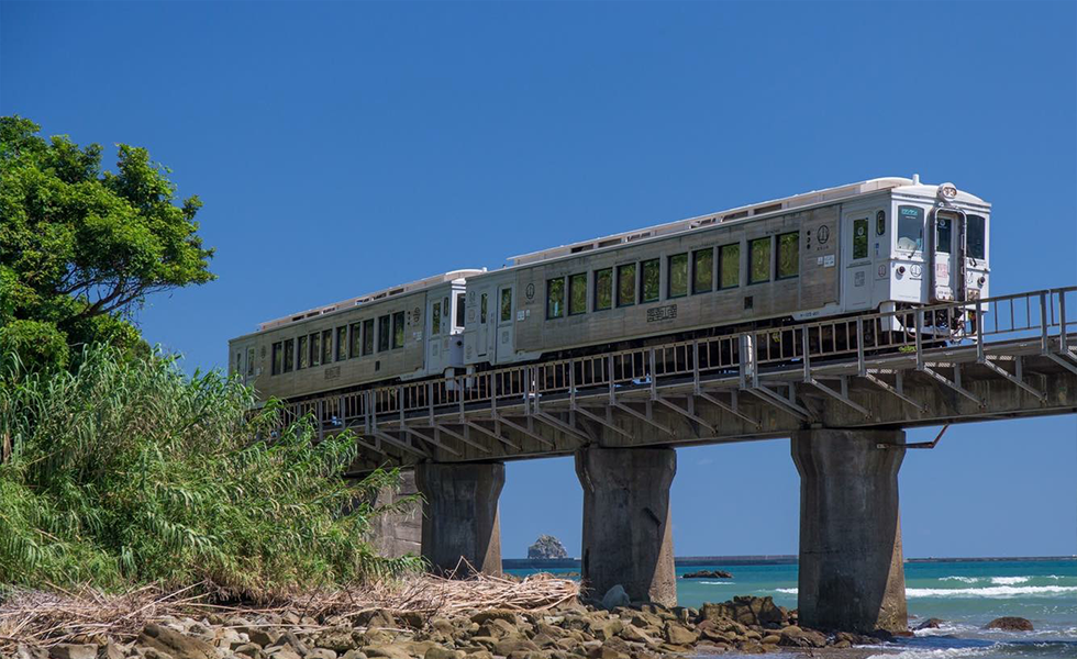 観光列車・海幸山幸と都井岬コース01