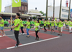 「えれこっちゃみやざき2016」市民総踊りの様子2