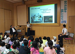 子どもイベントの日 航空教室の様子2